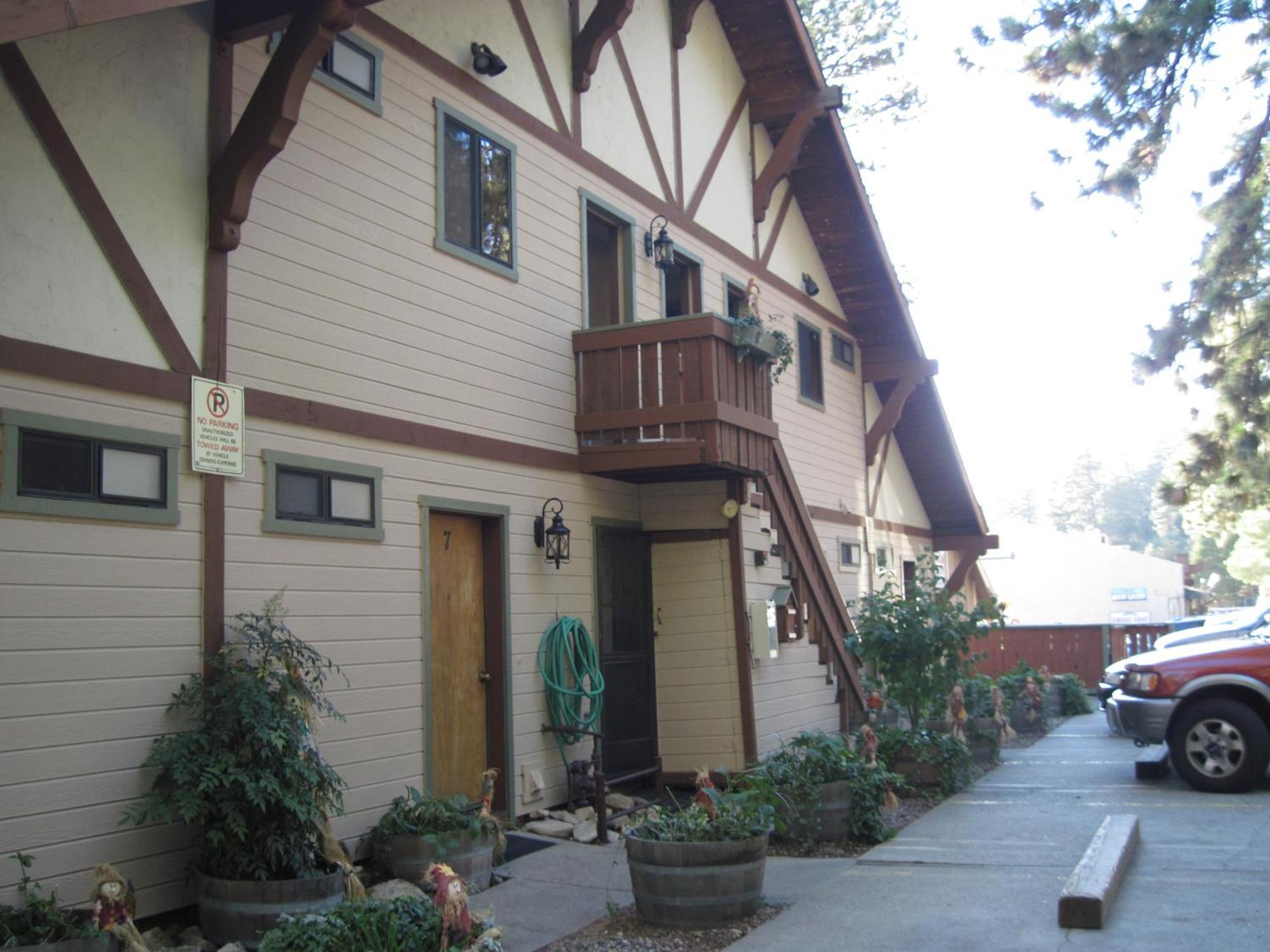 The North Shore Inn Crestline Exterior photo