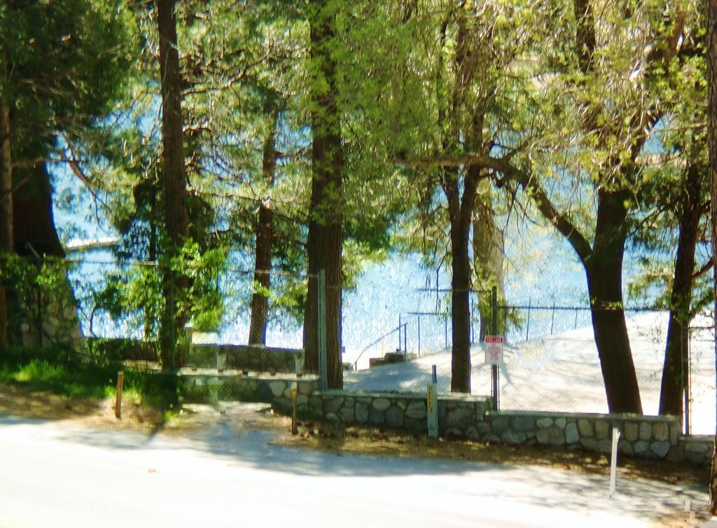 The North Shore Inn Crestline Exterior photo
