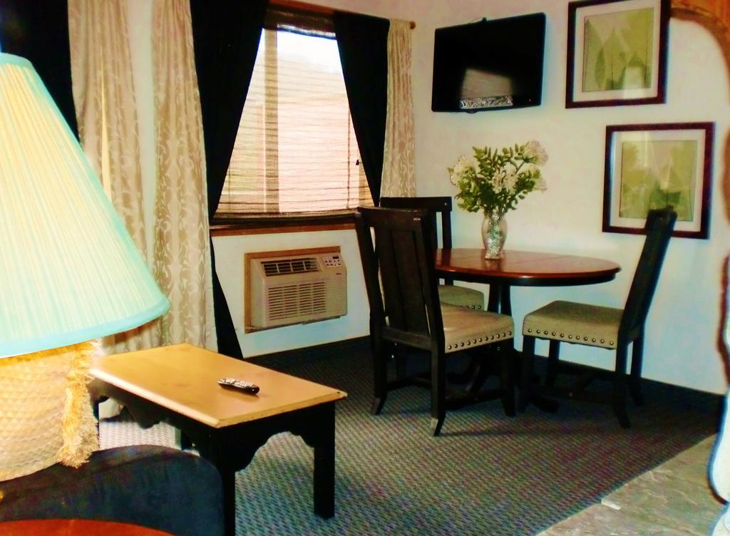 The North Shore Inn Crestline Exterior photo